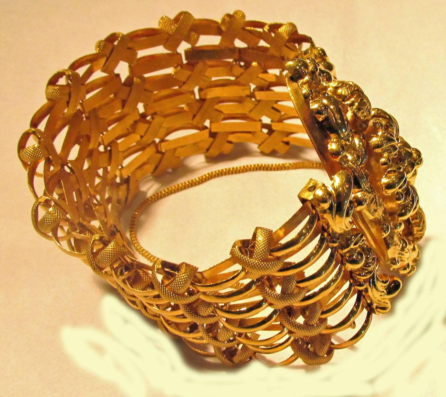 Antique French 18K Gold Cuff Bracelet, c1800bv For Sale 2