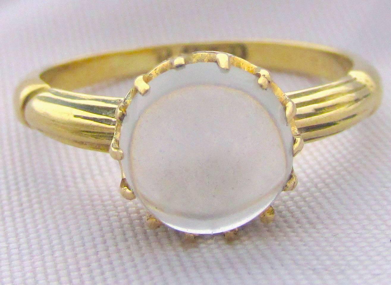 Antique Moonstone Gold Ring In Excellent Condition In Baltimore, MD
