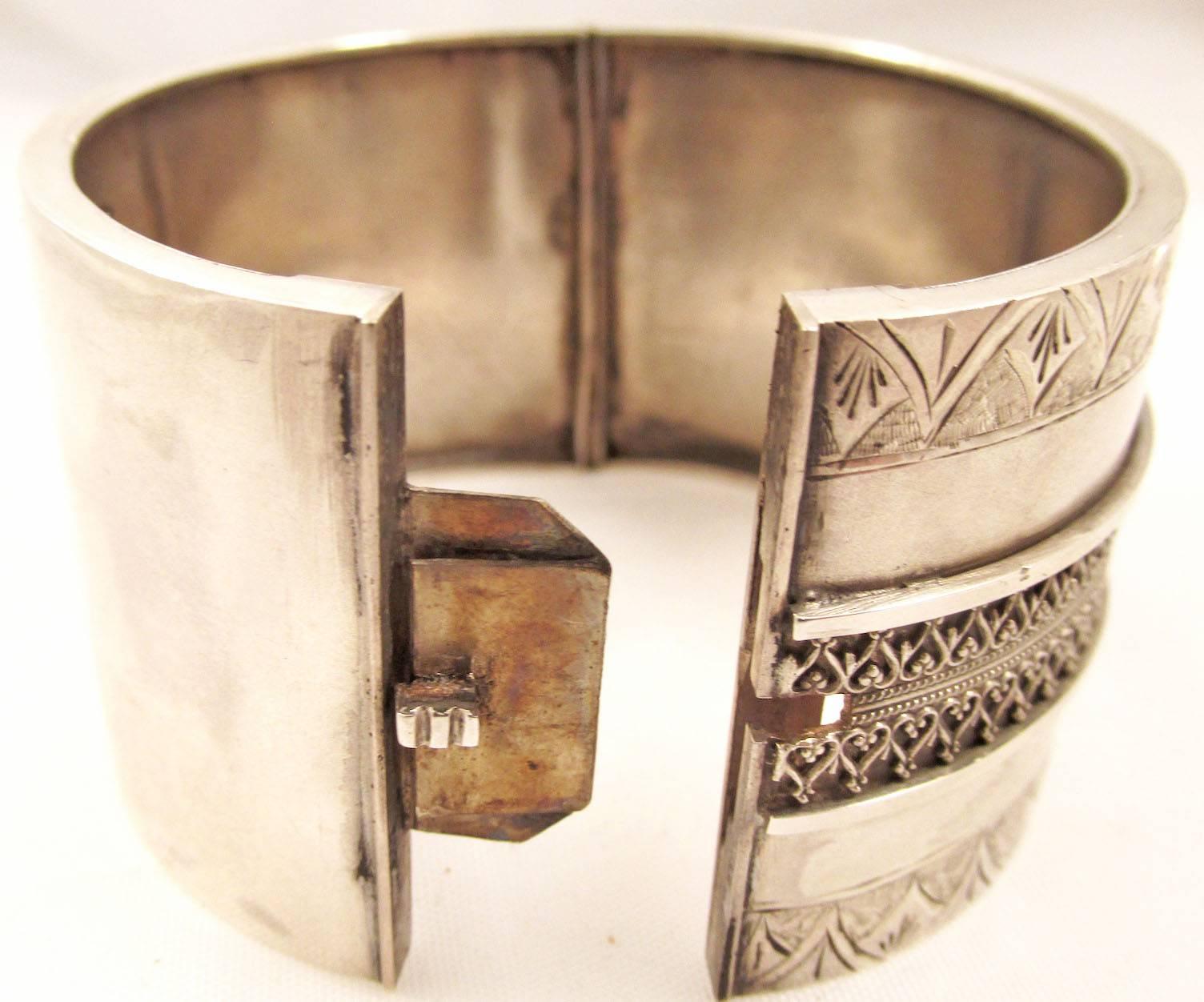 Antique Sterling Silver Bangle Bracelet In Excellent Condition In Baltimore, MD
