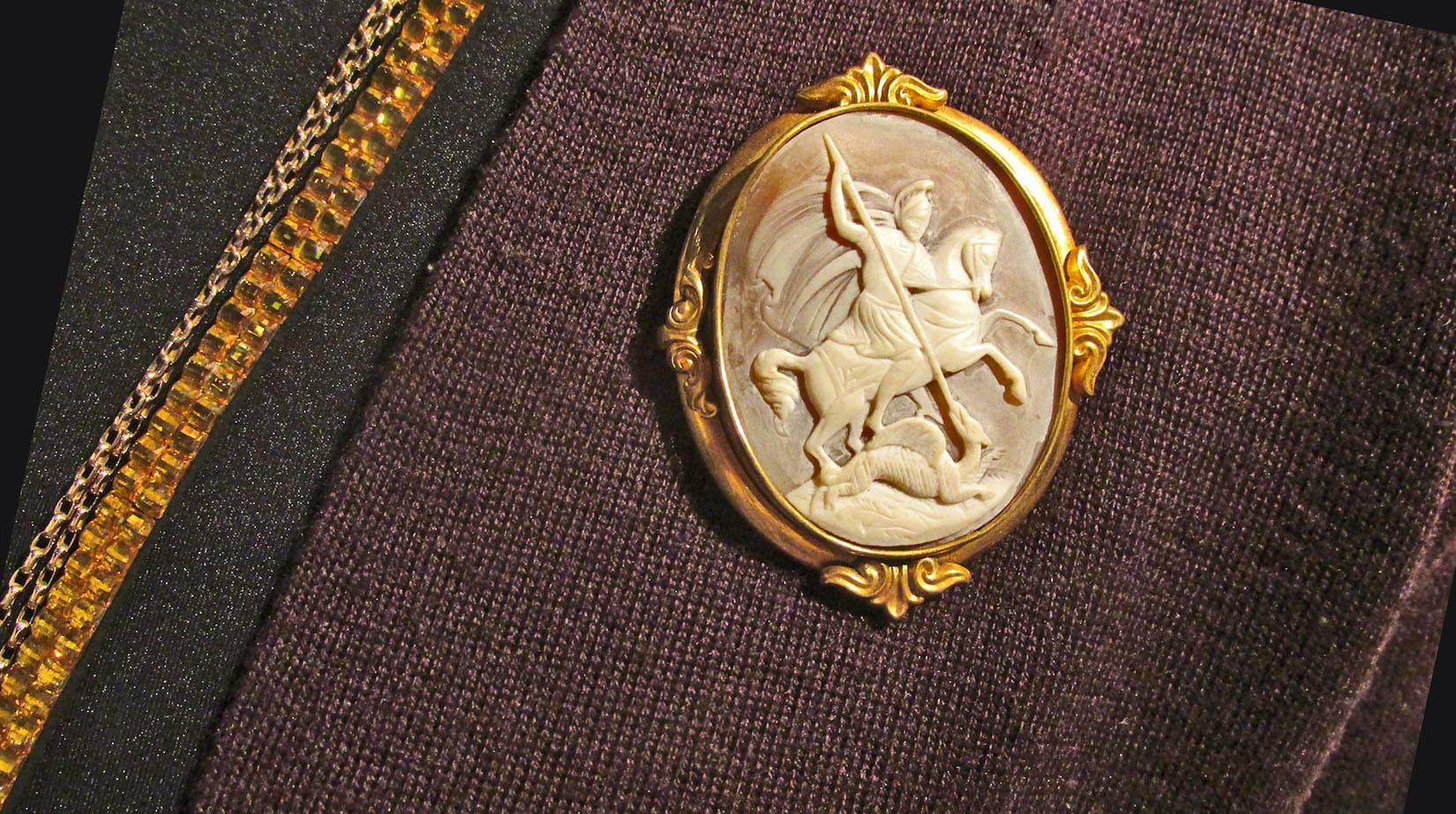 Antique Victorian Saint George and Dragon Gold Cameo Brooch at 1stDibs ...