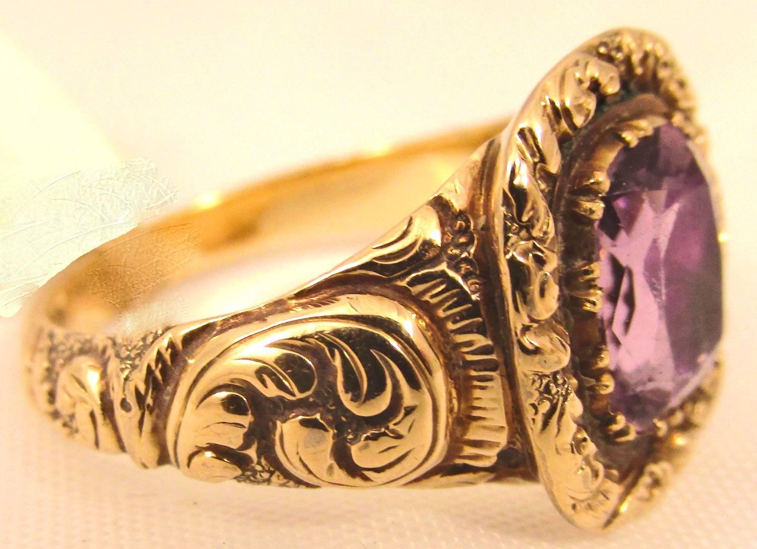 1820s Antique Georgian Amethyst Gold Band Ring In Excellent Condition In Baltimore, MD