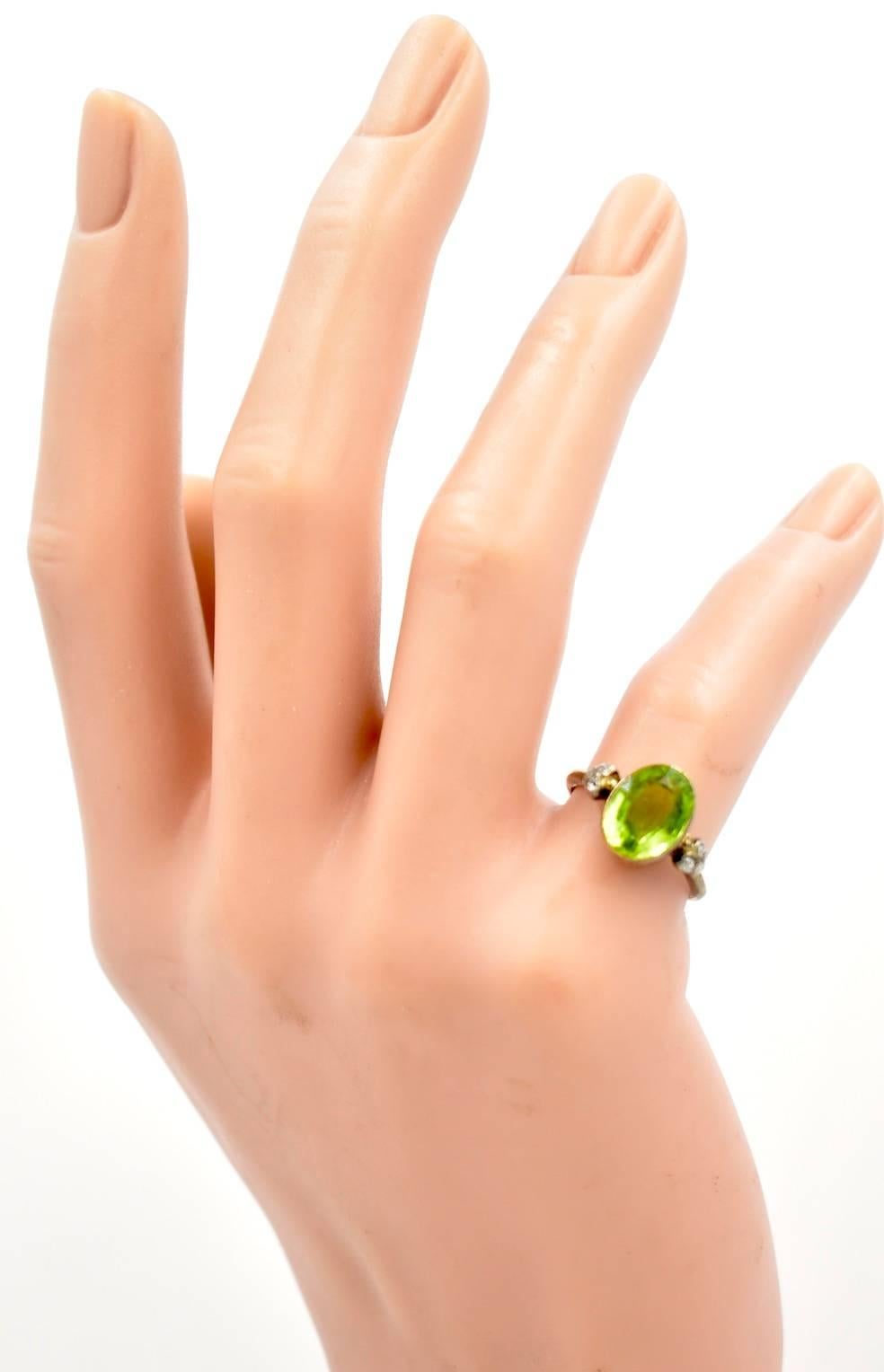 Antique Peridot Ring In Excellent Condition In Baltimore, MD