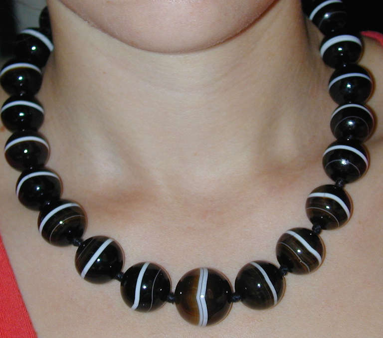 Women's Antique Banded Agate Necklace