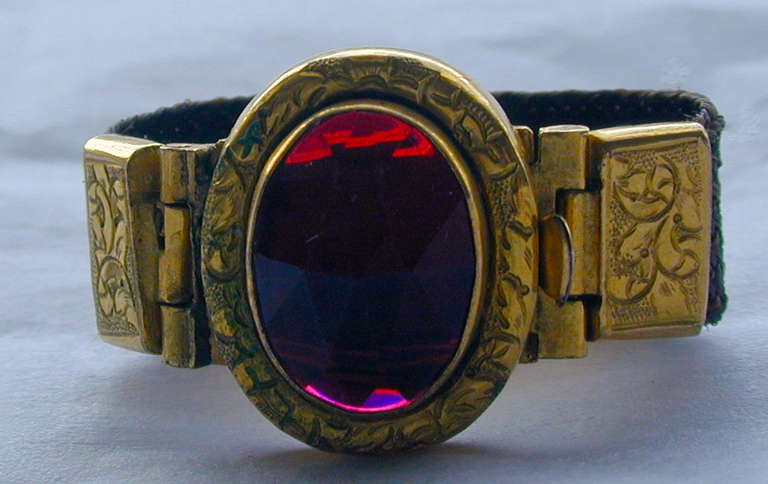 Early Victorian Garnet Gold and Hair Ring In Excellent Condition In Baltimore, MD