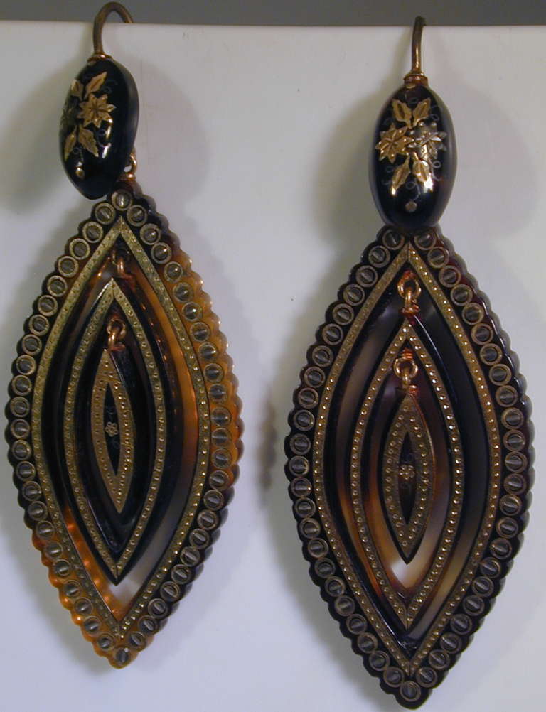 Antique Pique Earrings In Excellent Condition In Baltimore, MD