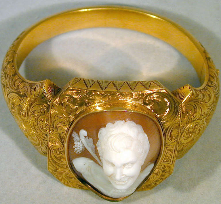 Antique Early Victorian Shell Cameo Gold Bracelet of Pan, circa 1840 For Sale 1