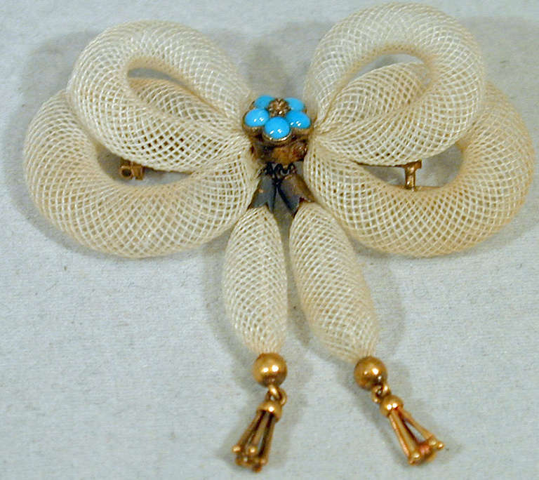 Antique Early Victorian Woven Hair Turquoise Gold Bow Brooch In Excellent Condition For Sale In Baltimore, MD