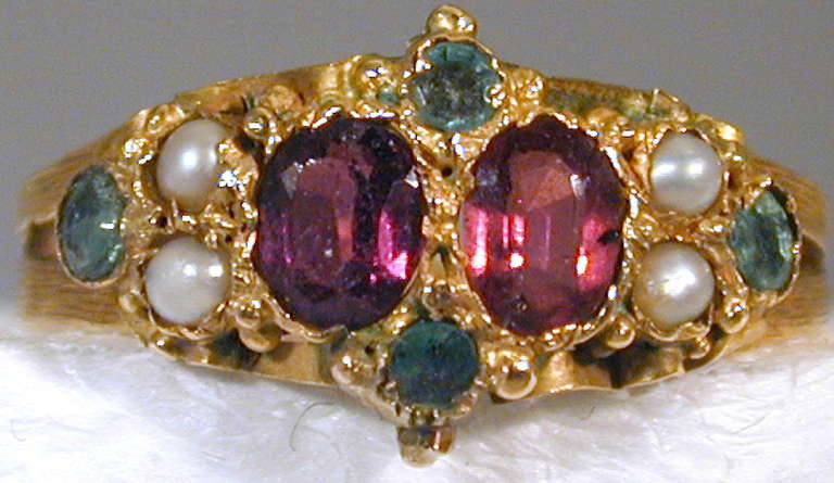 Antiker Perlen-Amethyst-Smaragd-Goldring (Viktorianisch)