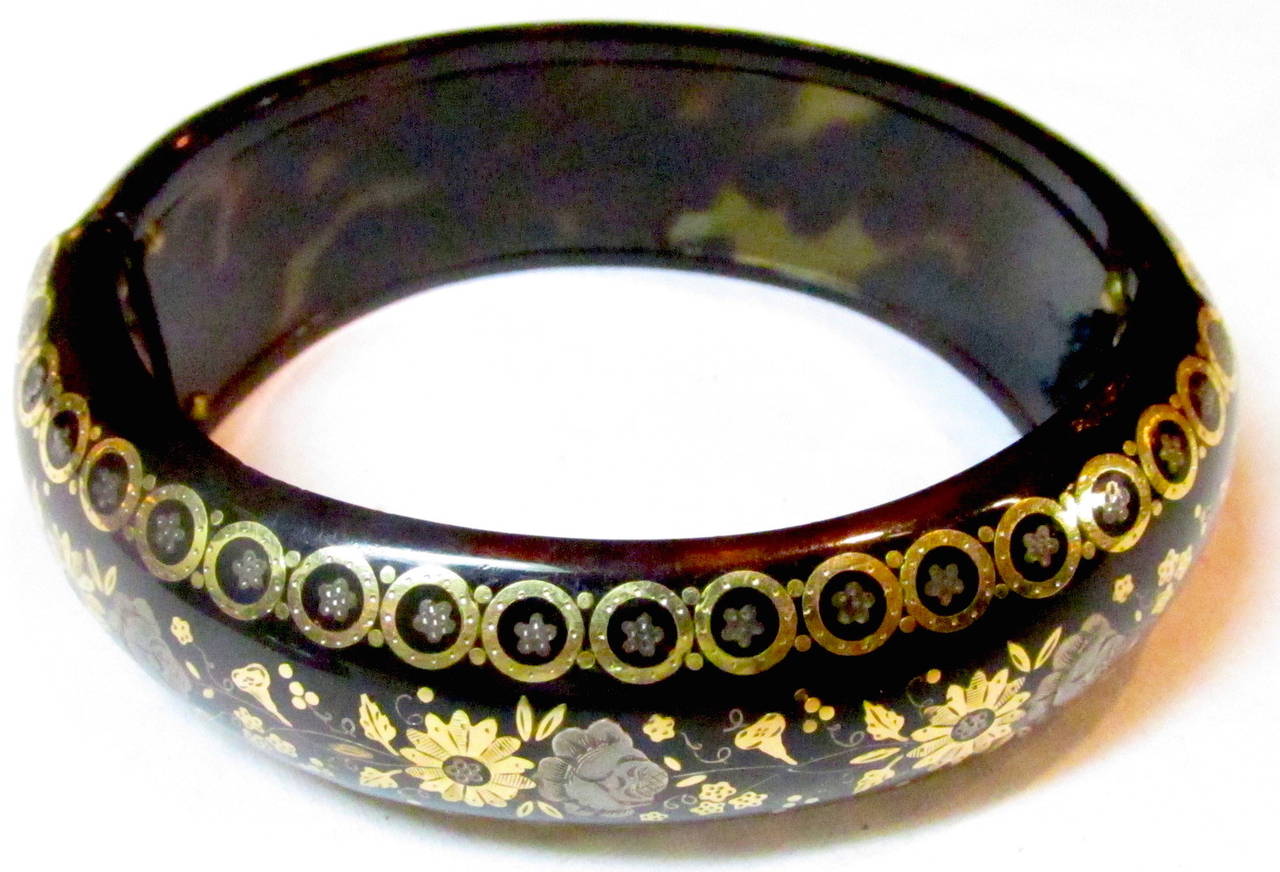 Antique Pique Bangle Bracelet In Excellent Condition In Baltimore, MD