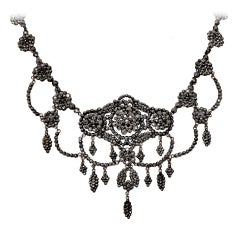 Collier en acier ajouré d'antiquités, vers 1860