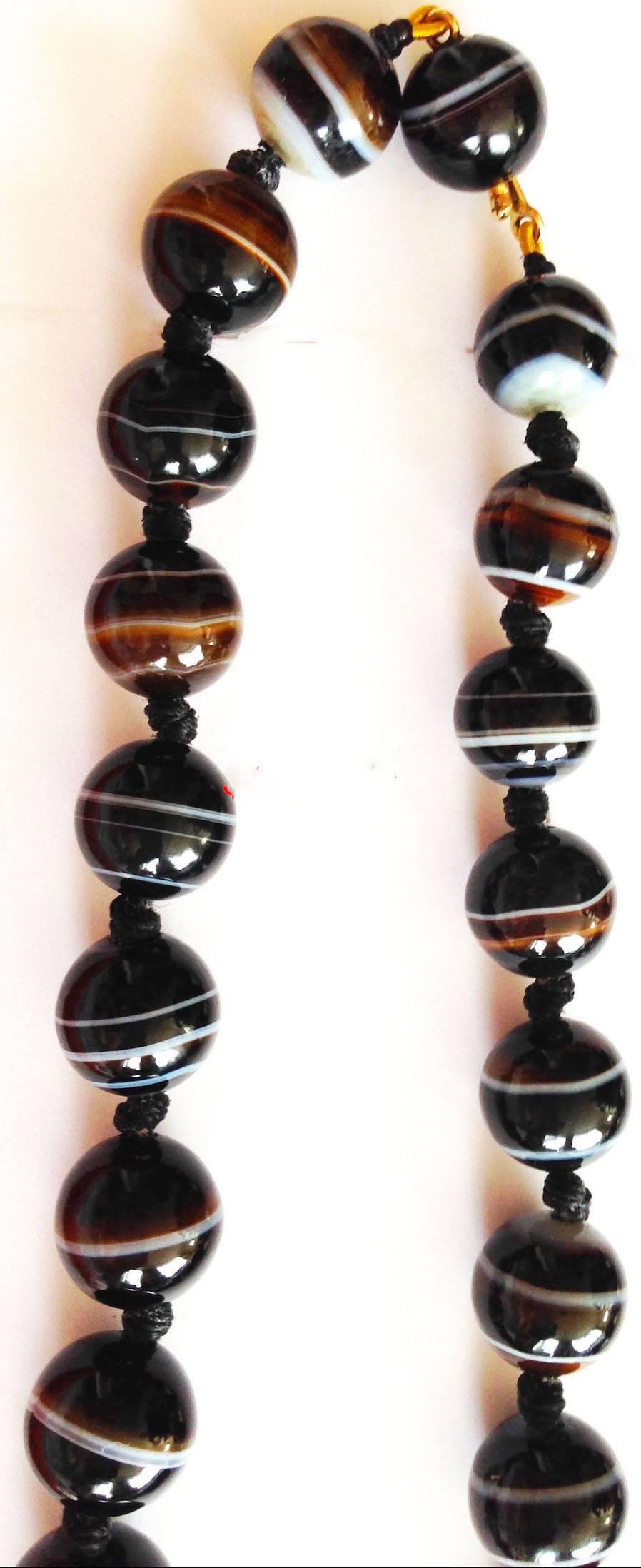 Collier de perles d'agate à bandes, de style victorien ancien Excellent état - En vente à Baltimore, MD