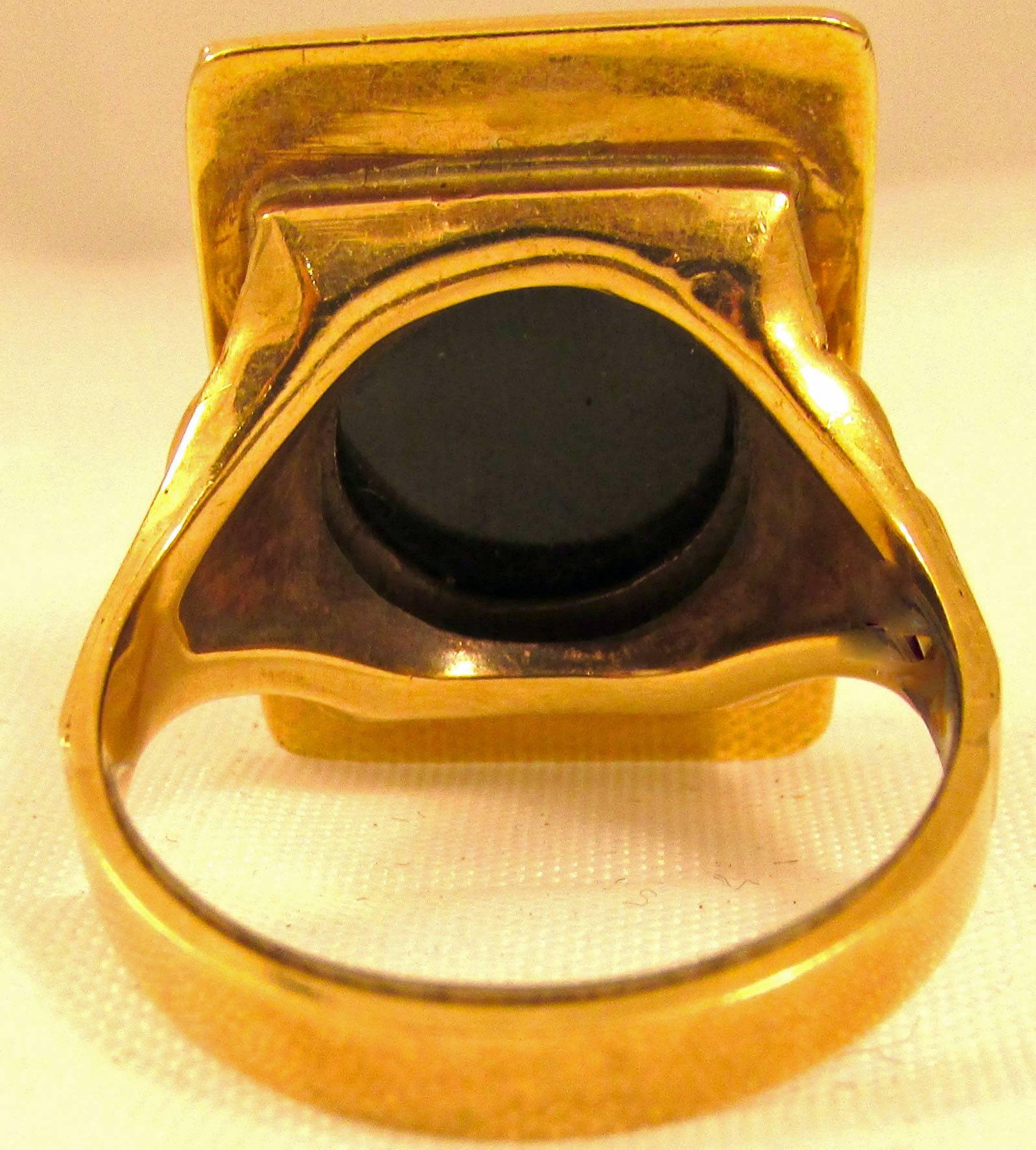 1900s Antique Onyx Cameo Gold Ring 5