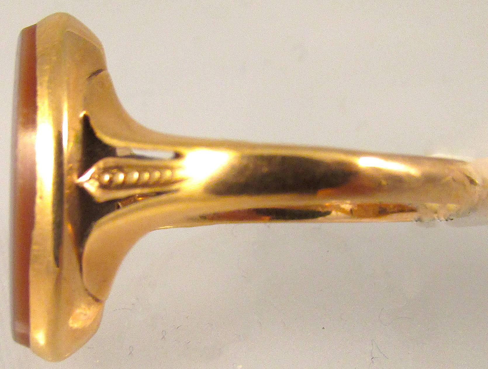 Antique Sardonyx Gold Ring In Excellent Condition In Baltimore, MD
