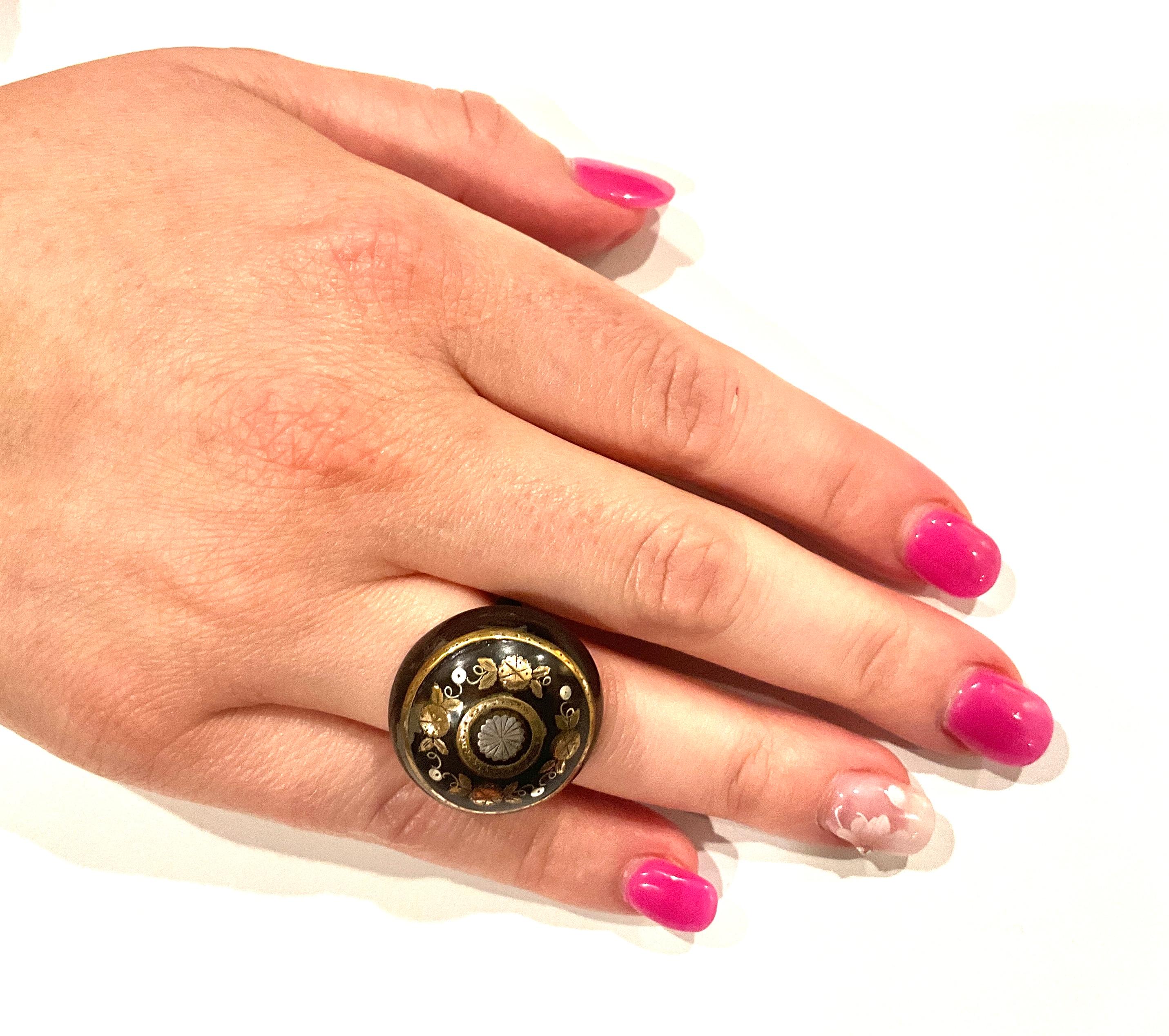 Anello floreale Pique Pose C1880 con intarsi in oro e argento, misura 5,75 in vendita 4