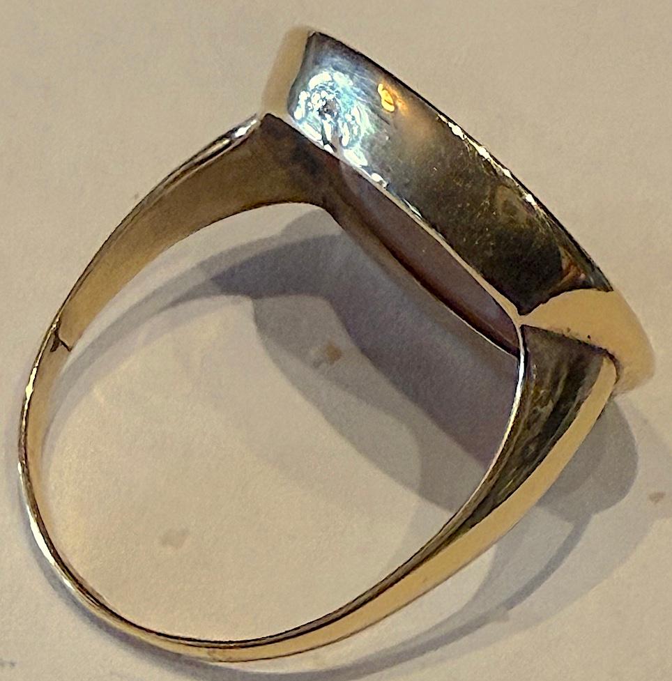 c1780 18K Monogrammierte Bullseye Achat Ring im Angebot 1