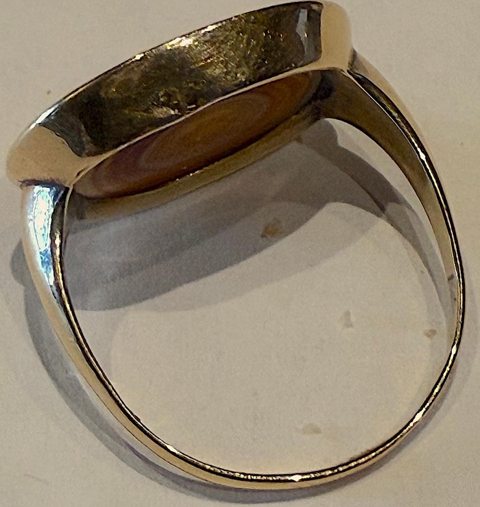 c1780 18K Monogrammierte Bullseye Achat Ring im Angebot 3