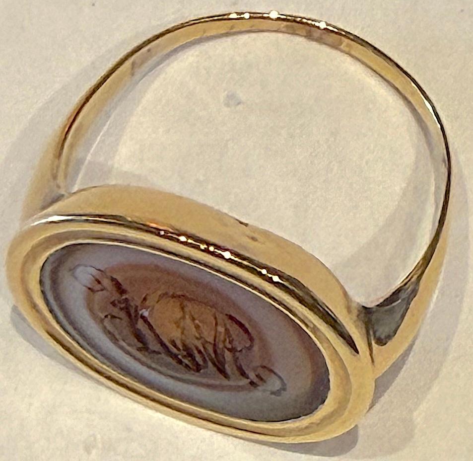 c1780 18K Monogrammierte Bullseye Achat Ring im Angebot 6