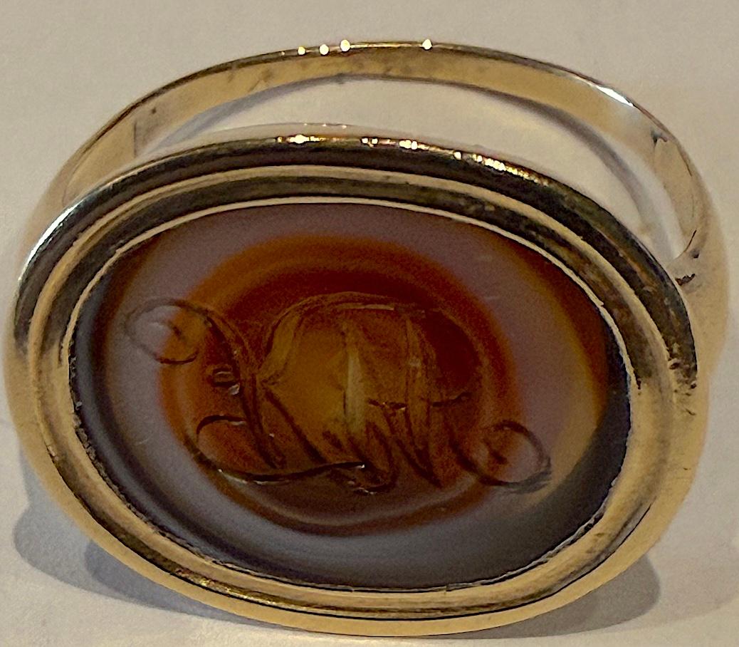 c1780 18K Monogrammierte Bullseye Achat Ring (Georgian) im Angebot