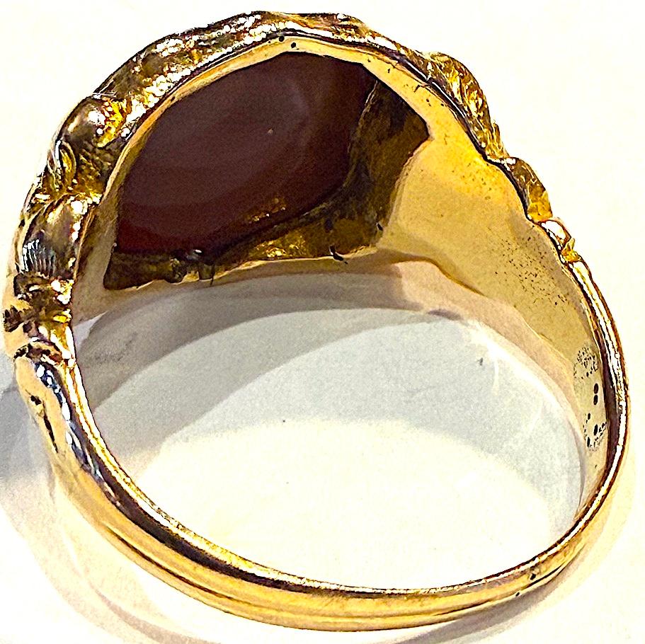 c1880 Bague de signet non gravée en cornaline et agate 18K Excellent état - En vente à Baltimore, MD
