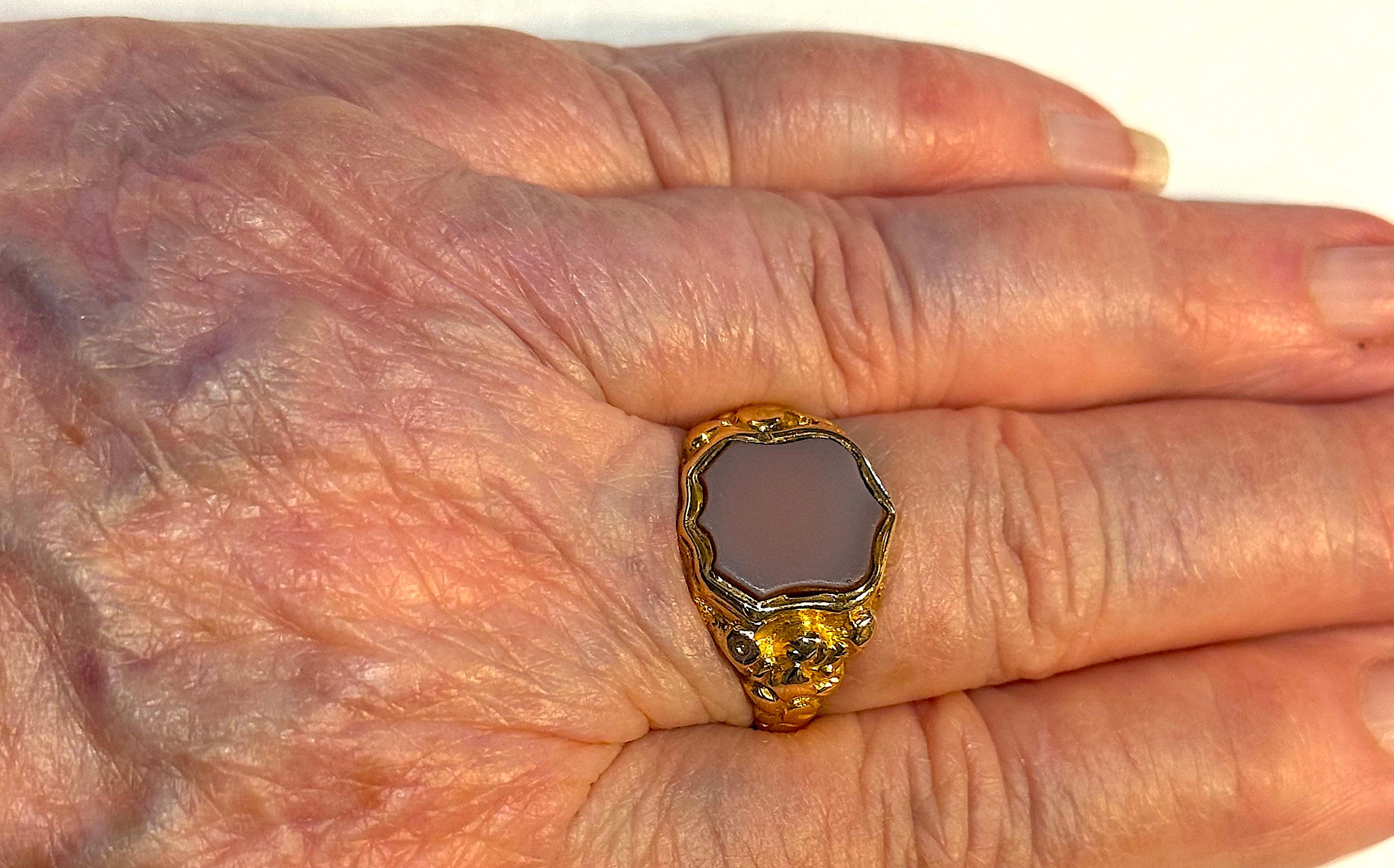 c1880 Bague de signet non gravée en cornaline et agate 18K en vente 2