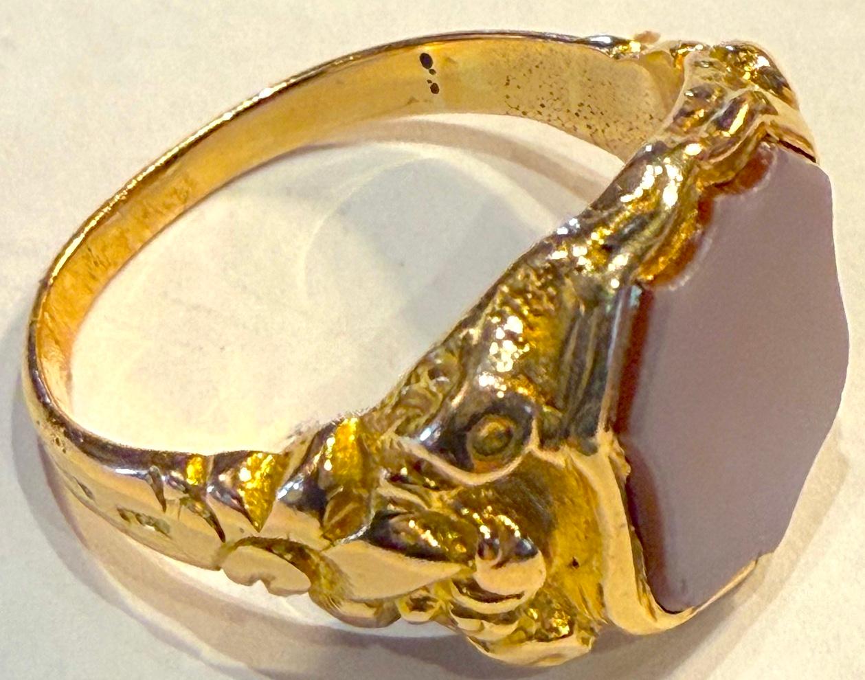 Art déco c1880 Bague de signet non gravée en cornaline et agate 18K en vente