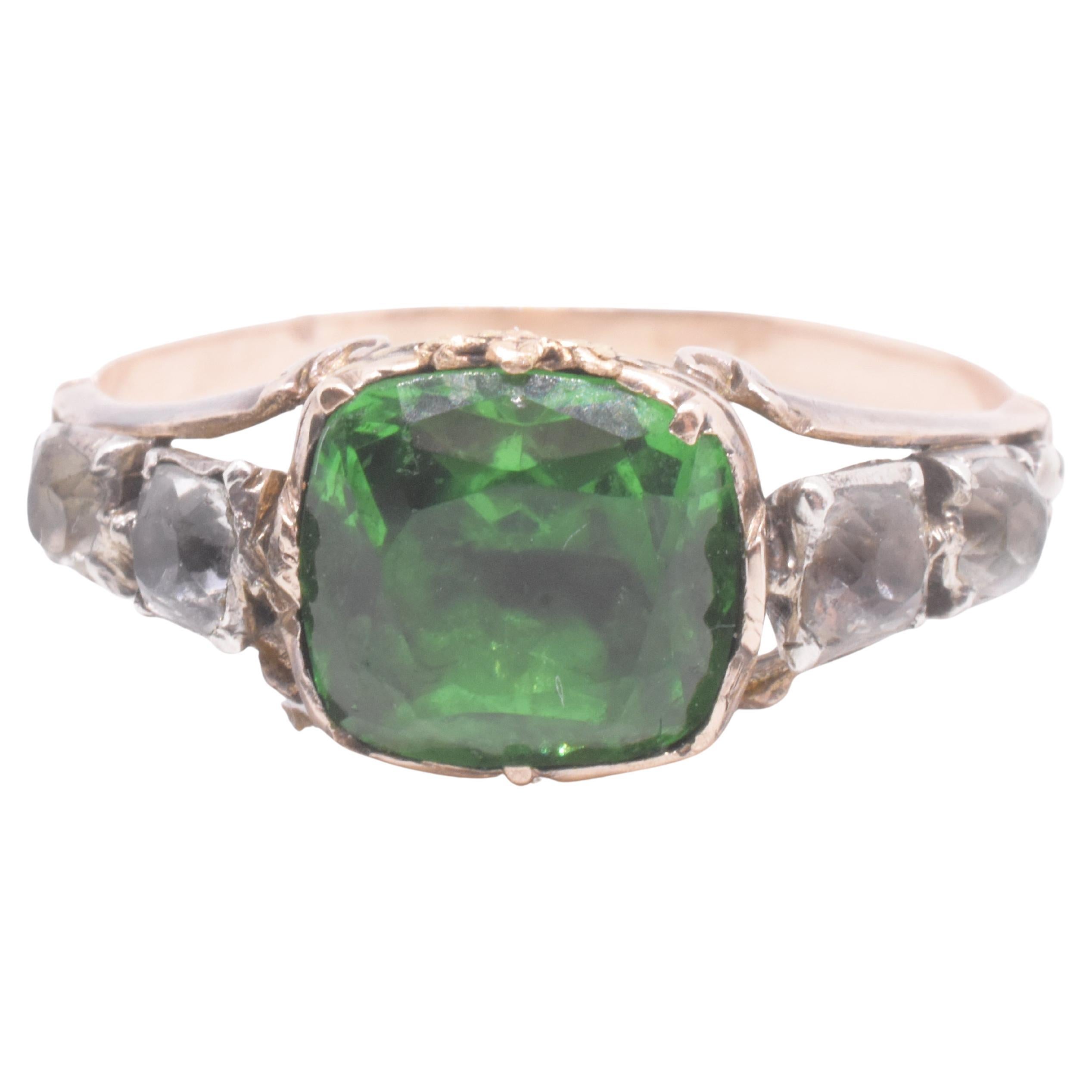 C1820 Smaragd und Diamant Paste Basket Set Ring im Angebot