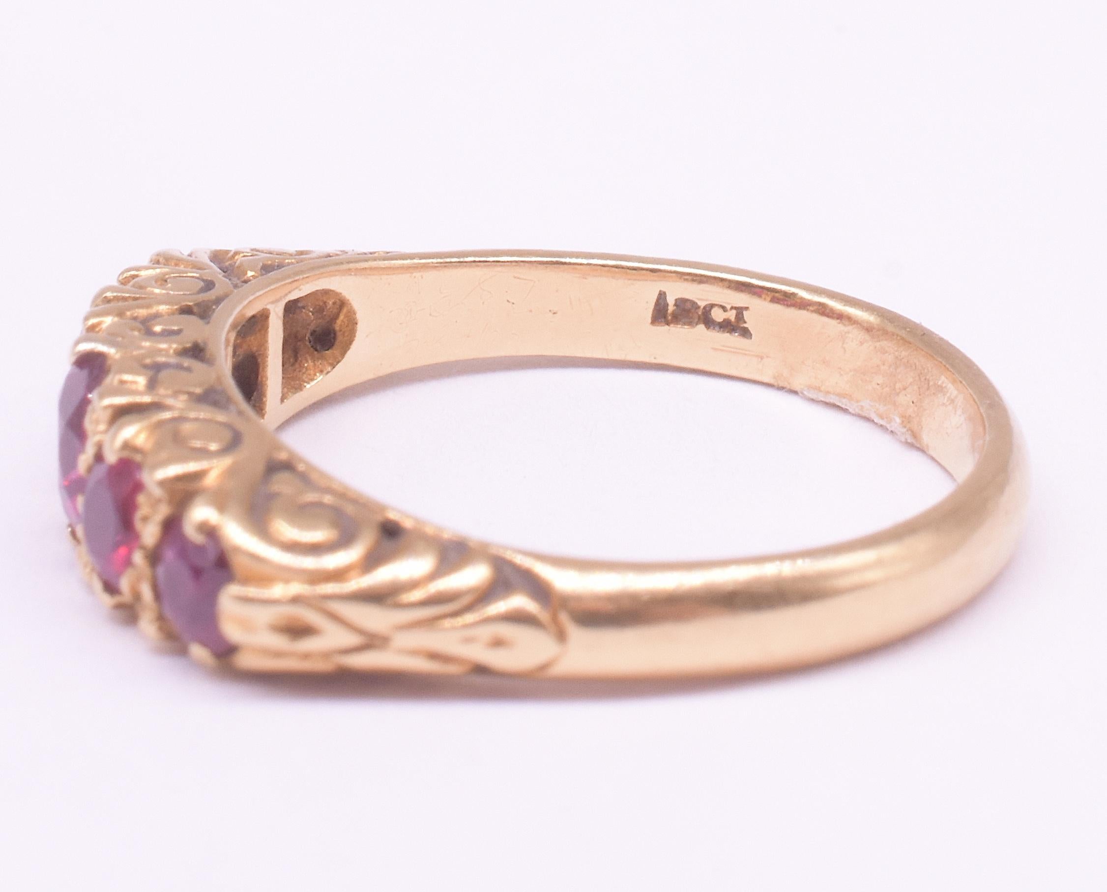 C1880 Bague à cinq pierres et demi-cercle en rubis 18K en vente 4