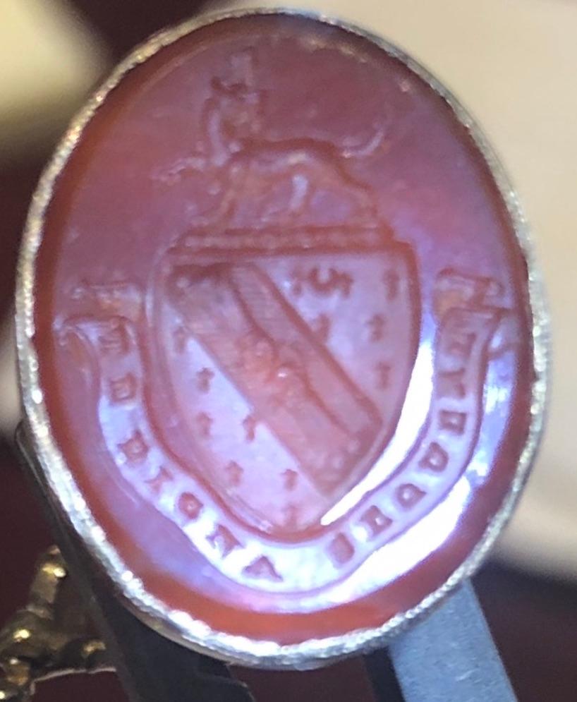 Parnell Family Motto 'te digna sequere' on 12KGold Fob of Devil Playing Violin   1