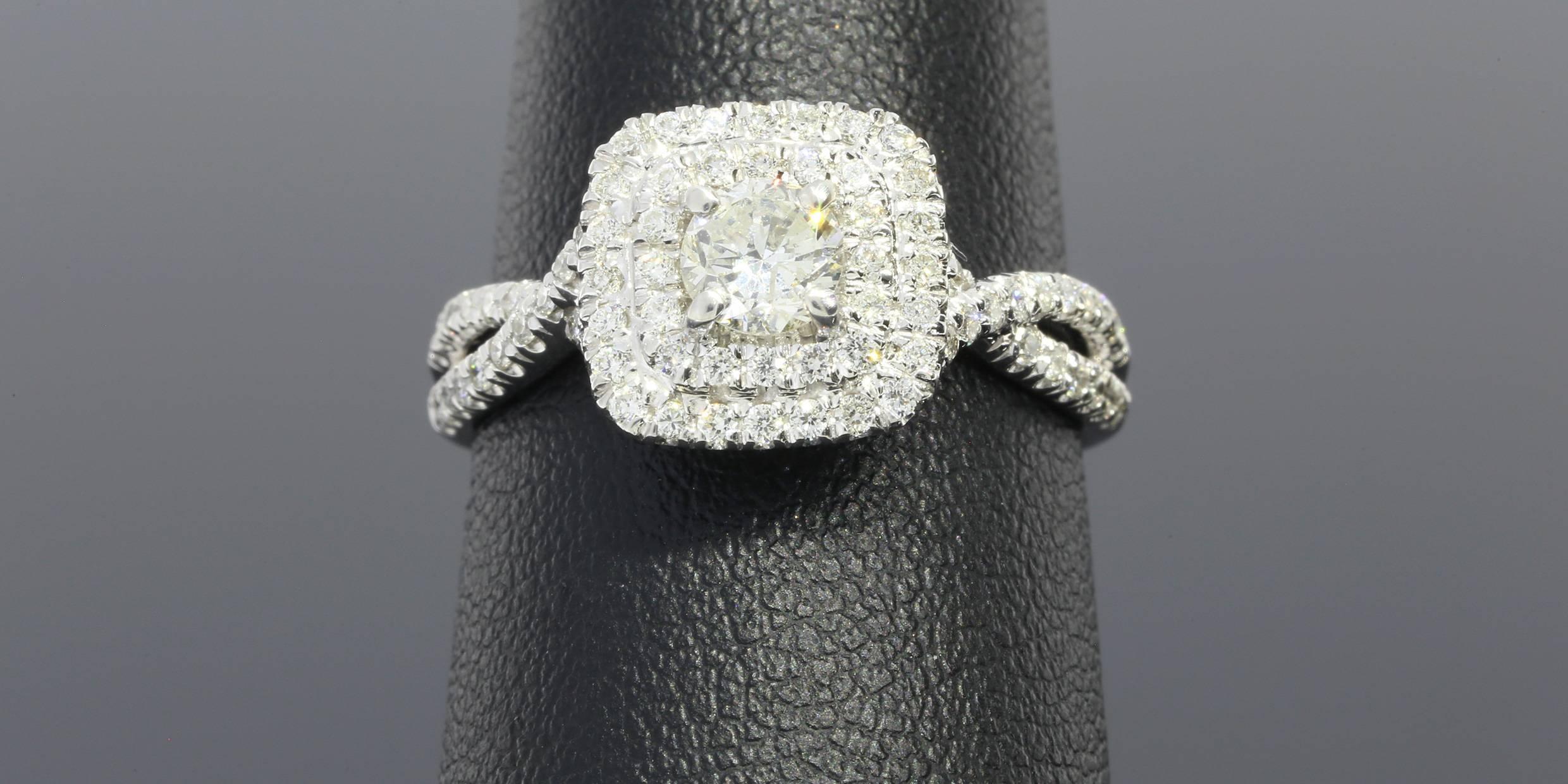 Gabriel & Co. Double Cushion Halo Twist Shank Diamant Gold Ring Damen