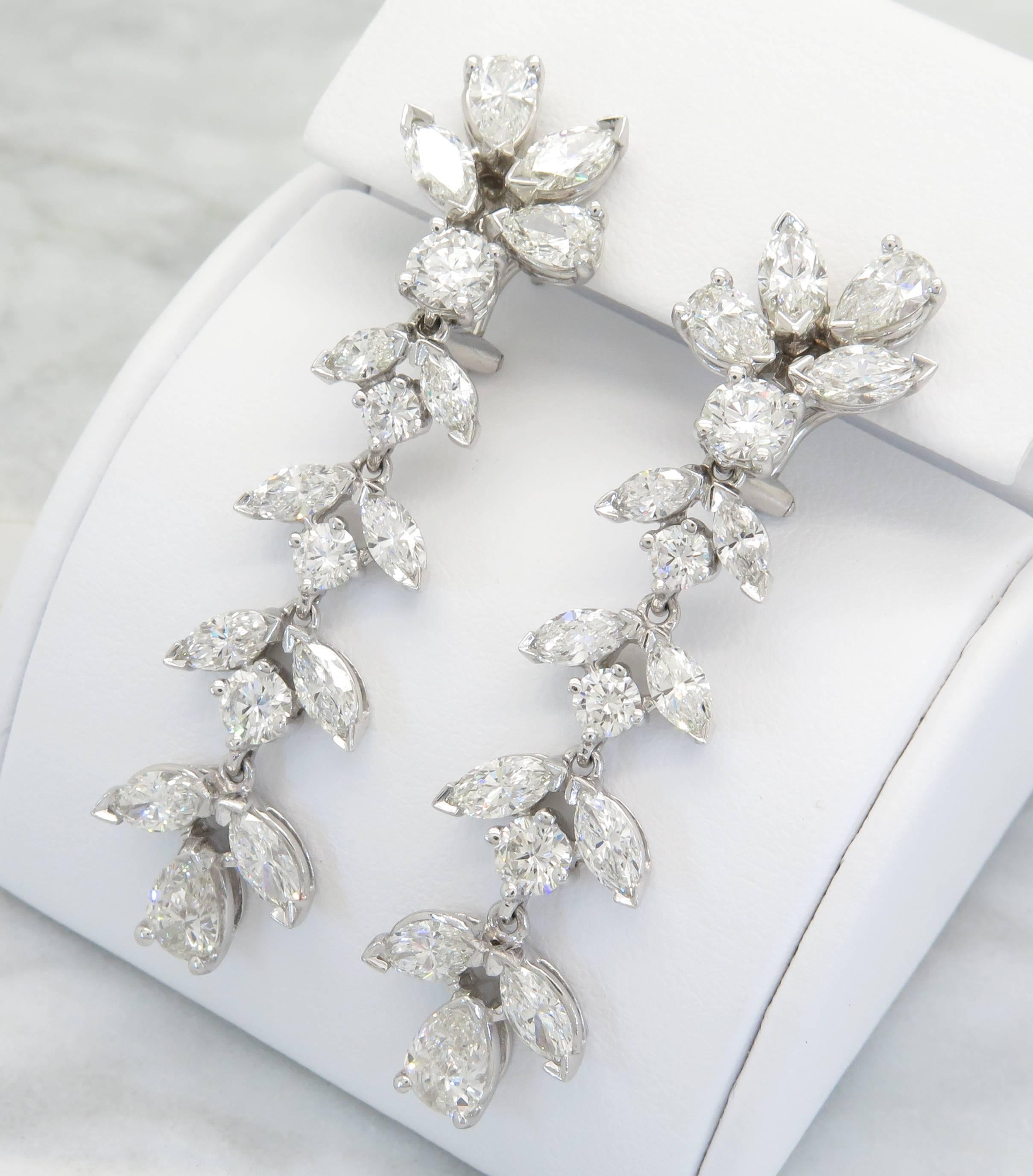 Kwiat Diamond Platinum Drop Earrings In Excellent Condition In Columbia, MO