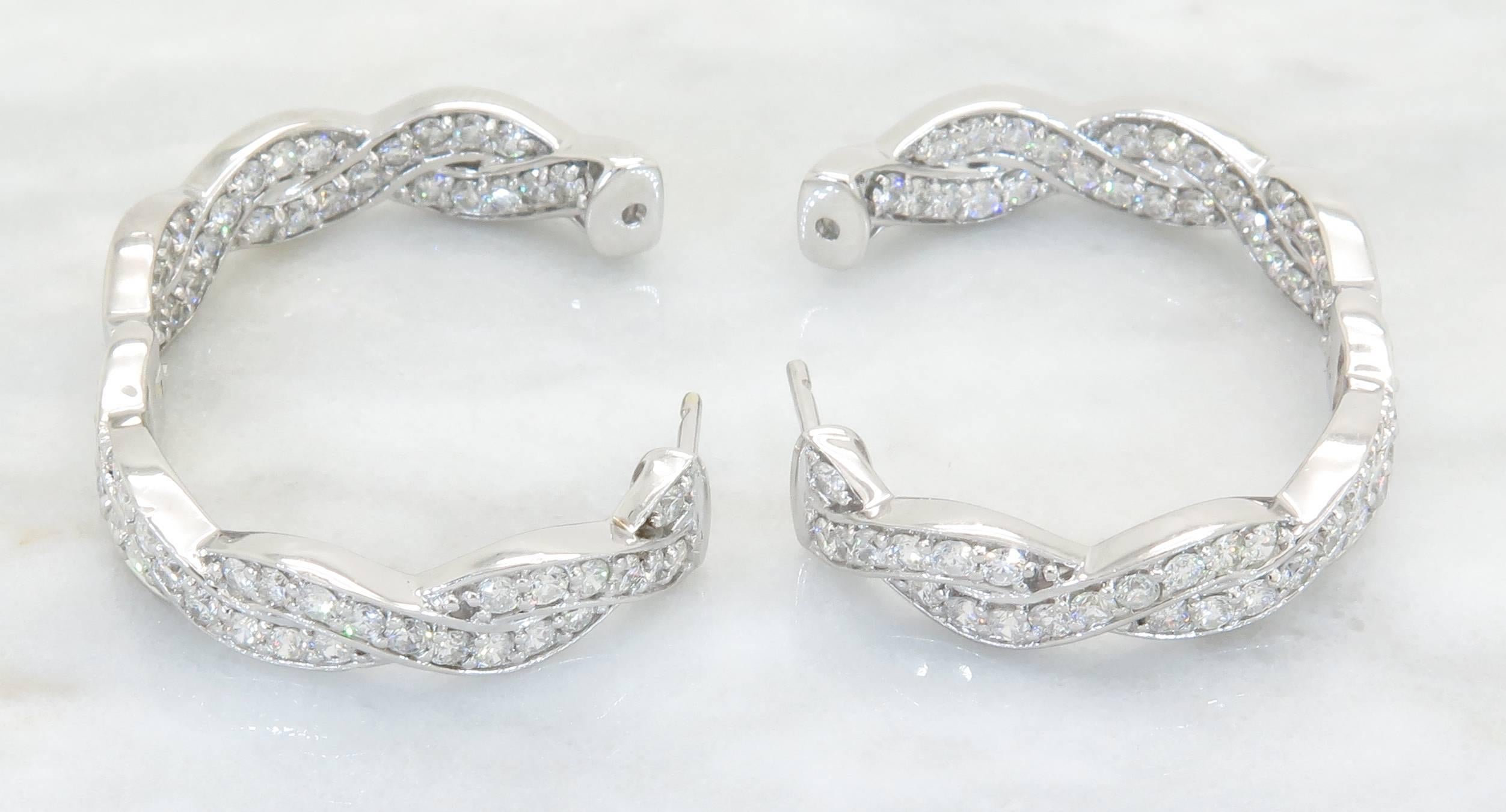Twist Diamond Gold Hoop Earrings In Excellent Condition In Columbia, MO