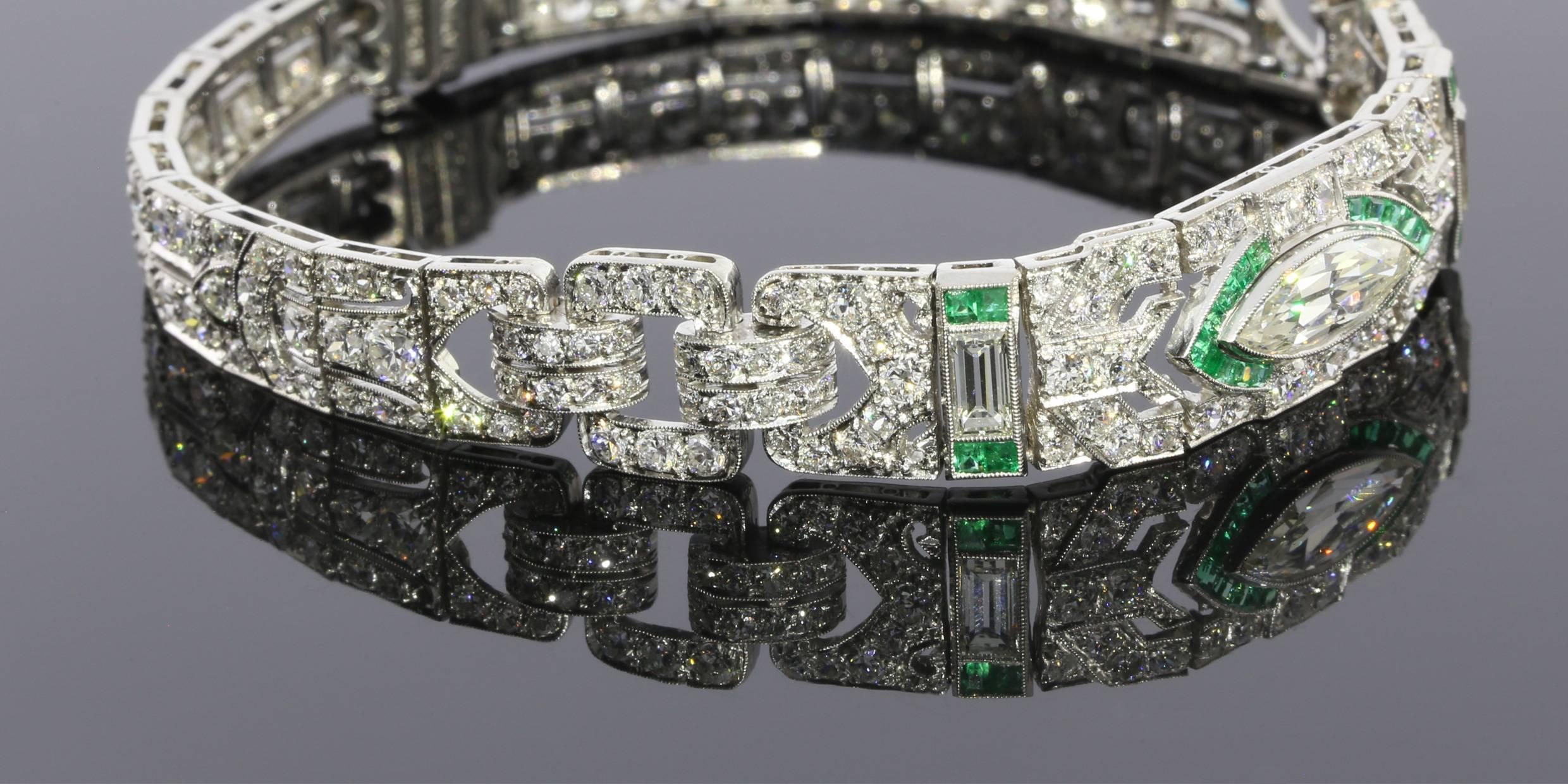 1920er Jahre Unglaubliche antike Art Deco Smaragd Diamant Goldarmband im Zustand „Hervorragend“ in Columbia, MO