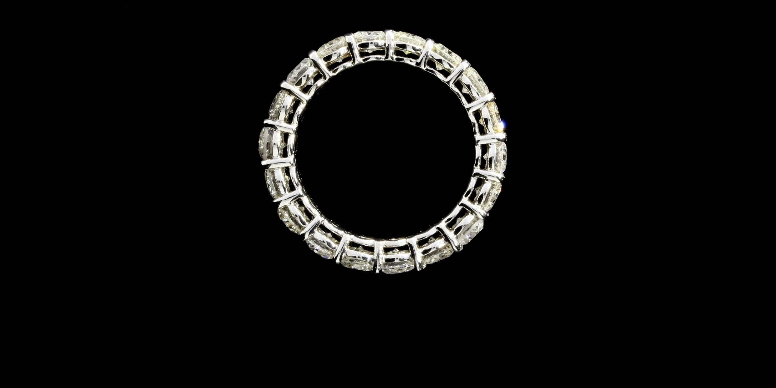 2.90 Carats Round Diamonds Gold Eternity Wedding Band Ring  1