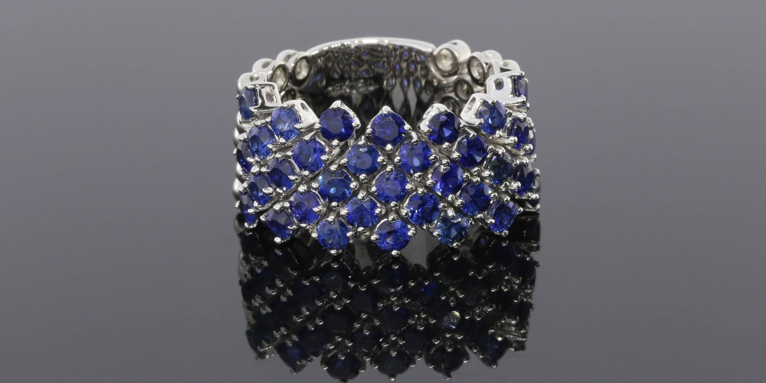Blue Sapphire Gold Prong Set Flexible Band Ring In Excellent Condition In Columbia, MO