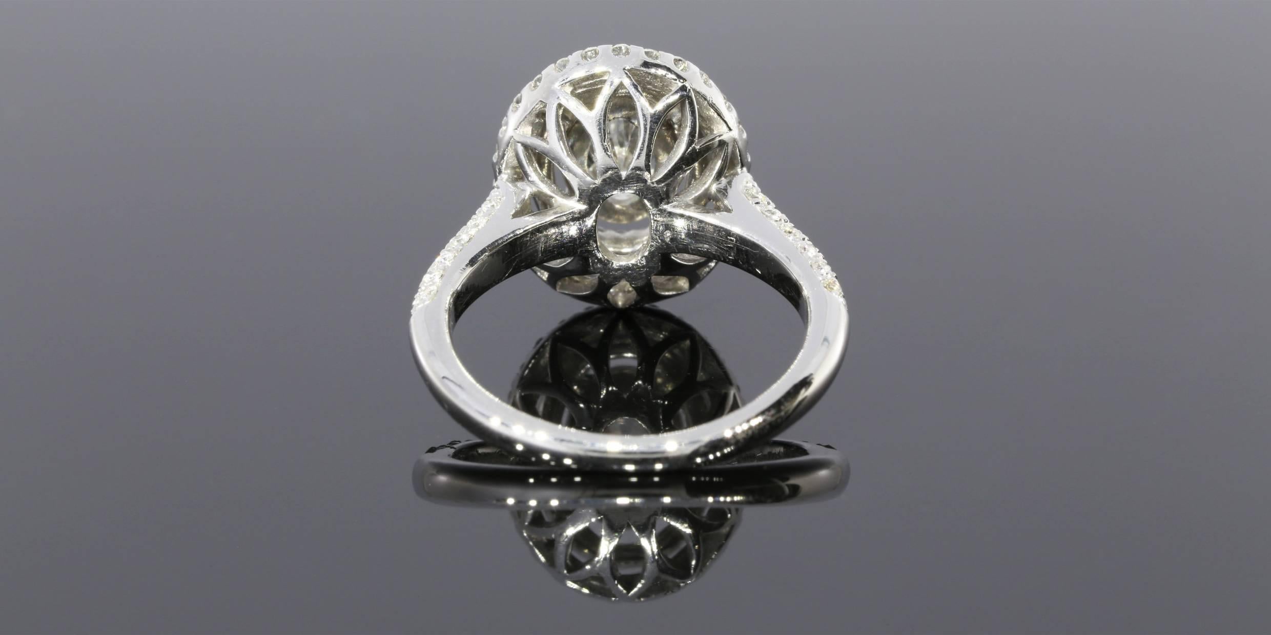 Atemberaubender ovaler Brillant-Diamant-Doppelhalo-Verlobungsring Damen