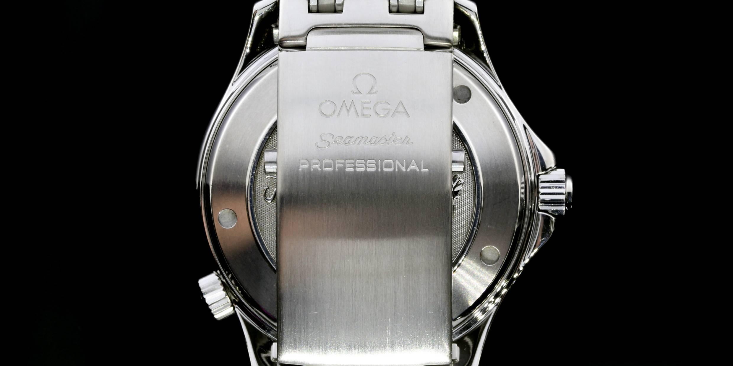 Omega Stainless Steel Seamaster Diver Co-Axial Blue Dial Wristwatch In Excellent Condition In Columbia, MO