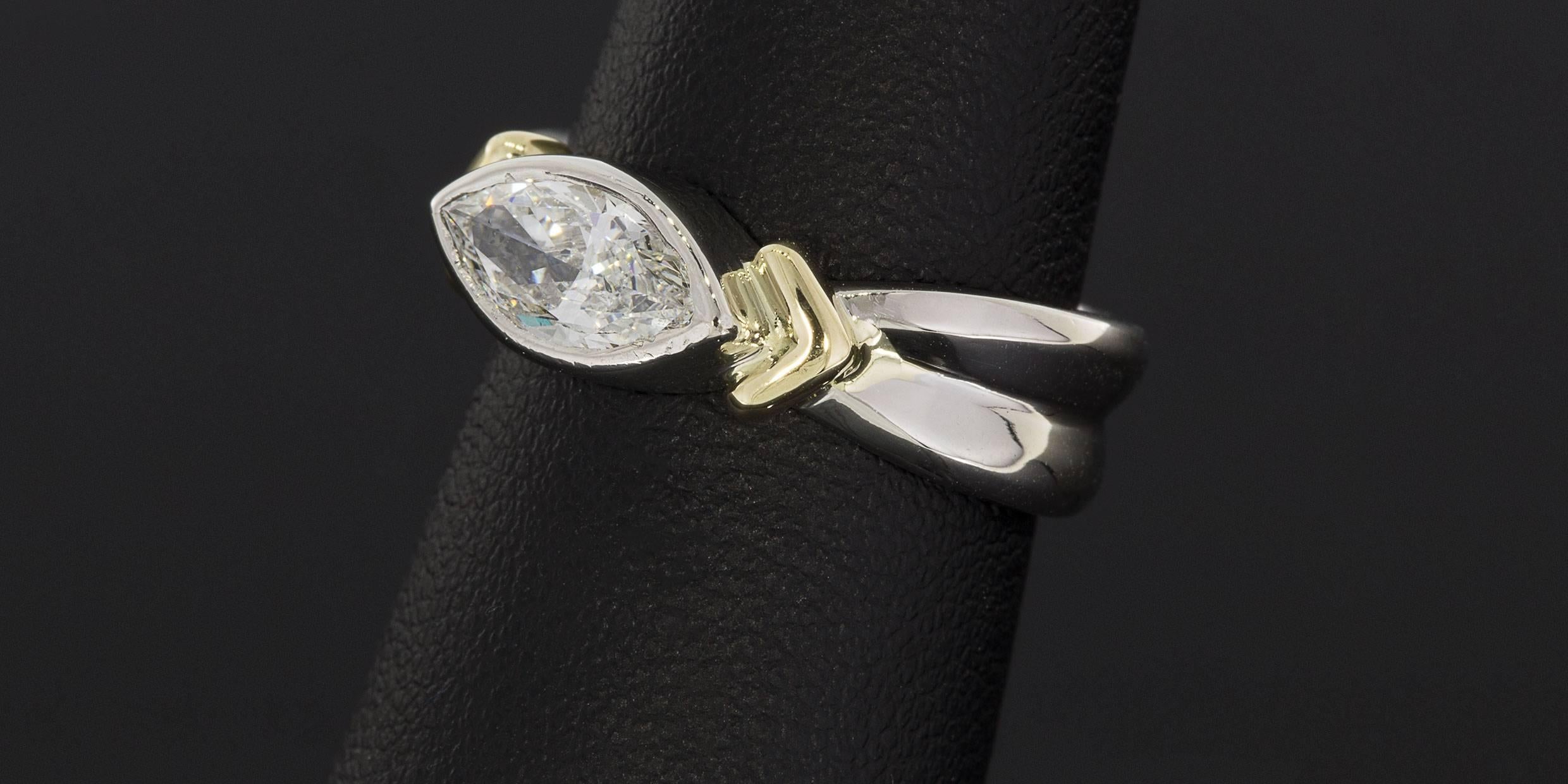 Platin & Gelbgold Marquise Diamant Ost-West-Lünette Verlobungsring 2