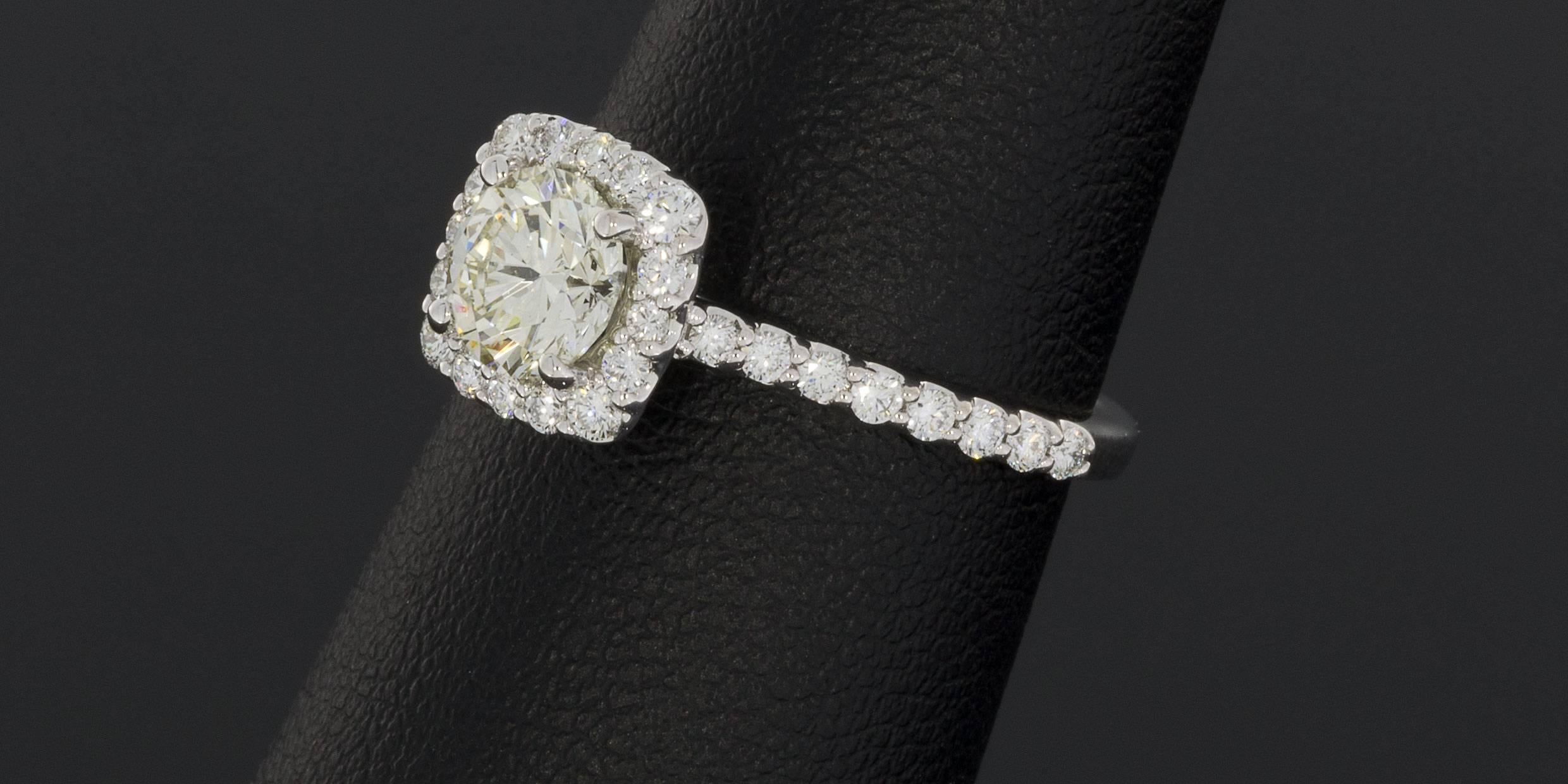 Ritani 1.34 Carats Round Diamonds Halo Gold Engagement Ring 4