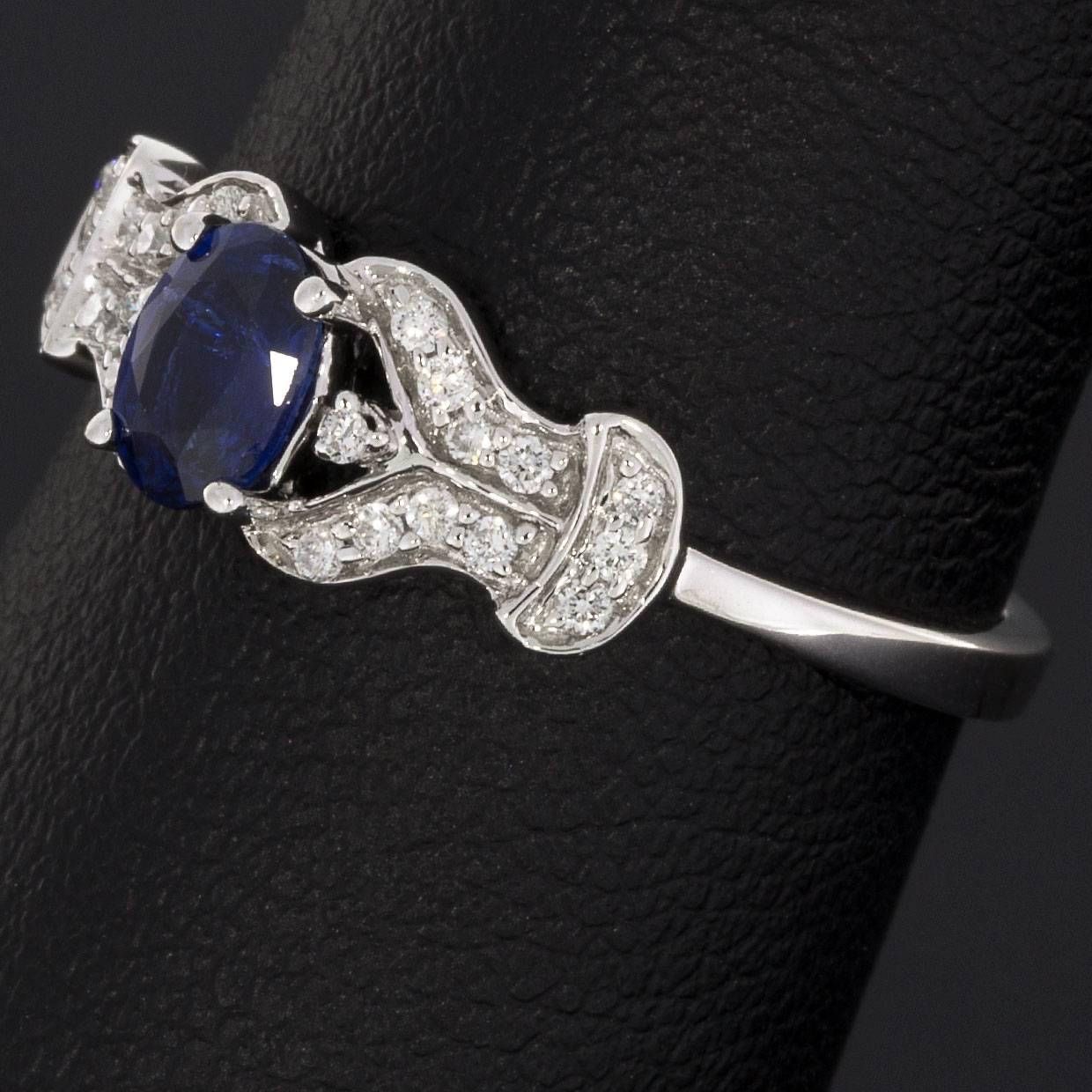 Oval Blue Sapphire Diamond White Gold Ring 2