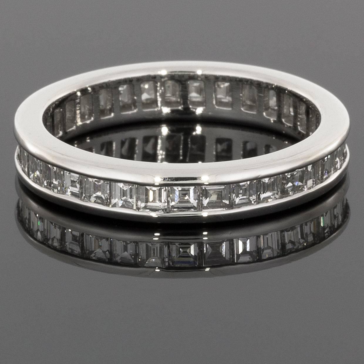 Asscher Cut Diamond Platinum Eternity Band Wedding Ring In Excellent Condition In Columbia, MO