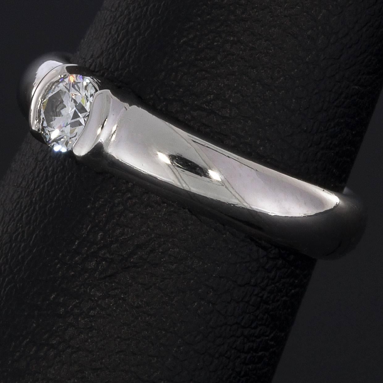 Tiffany & Co. Ideal Round Diamond Etoile Semi-Bezel Platinum Engagement Ring In Excellent Condition In Columbia, MO