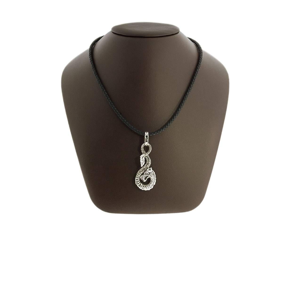 
Each piece of John Hardy jewelry has been crafted in Bali since 1975. John Hardy is dedicated to creating timeless one-of-a-kind pieces that are brilliantly alive.

This sterling silver pendant necklace is from John Hardy's signature Naga