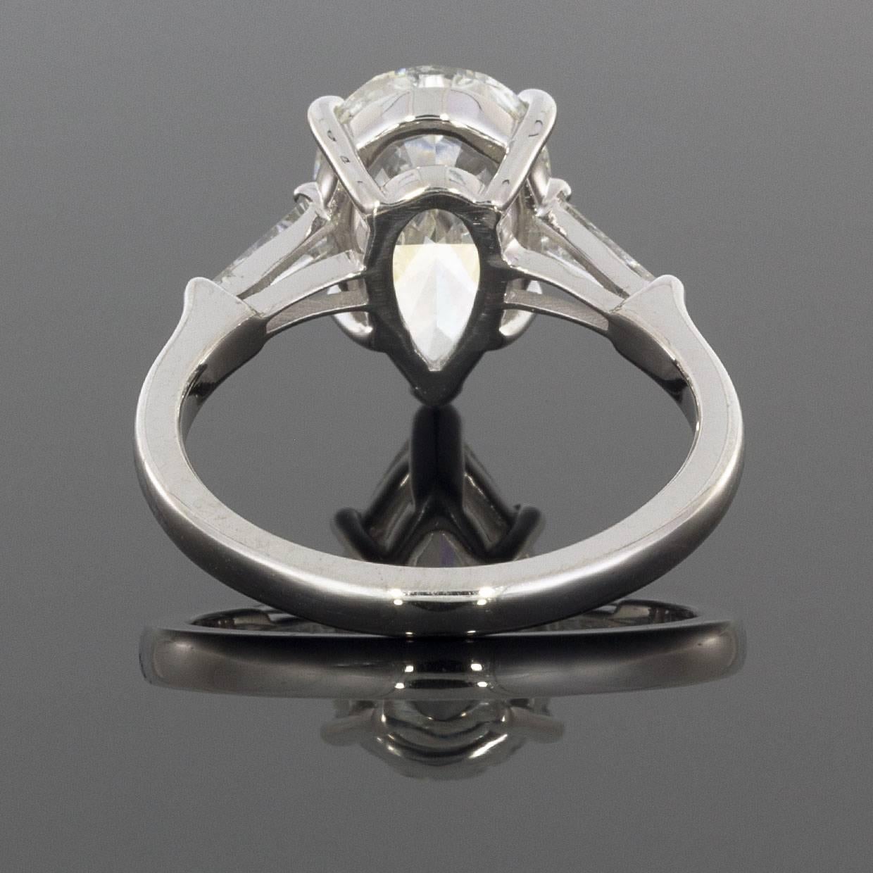pear diamond ring with baguettes