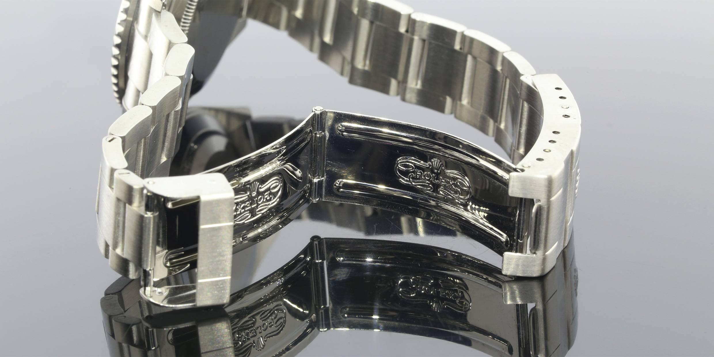 Men's rolex stainless steel Submariner wristwatch