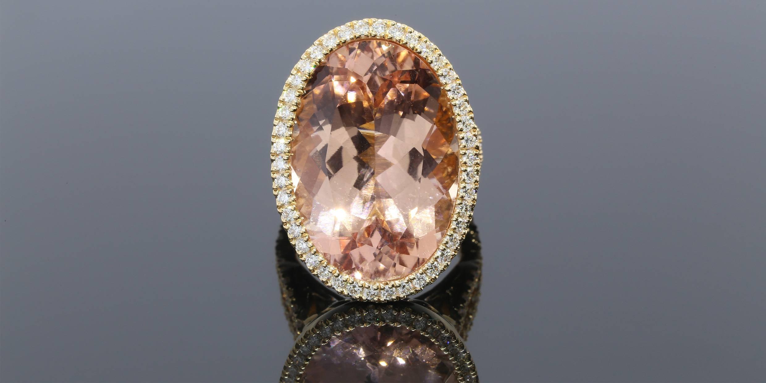 Rose Gold Oval Morganite and Diamond Ring In New Condition For Sale In Columbia, MO