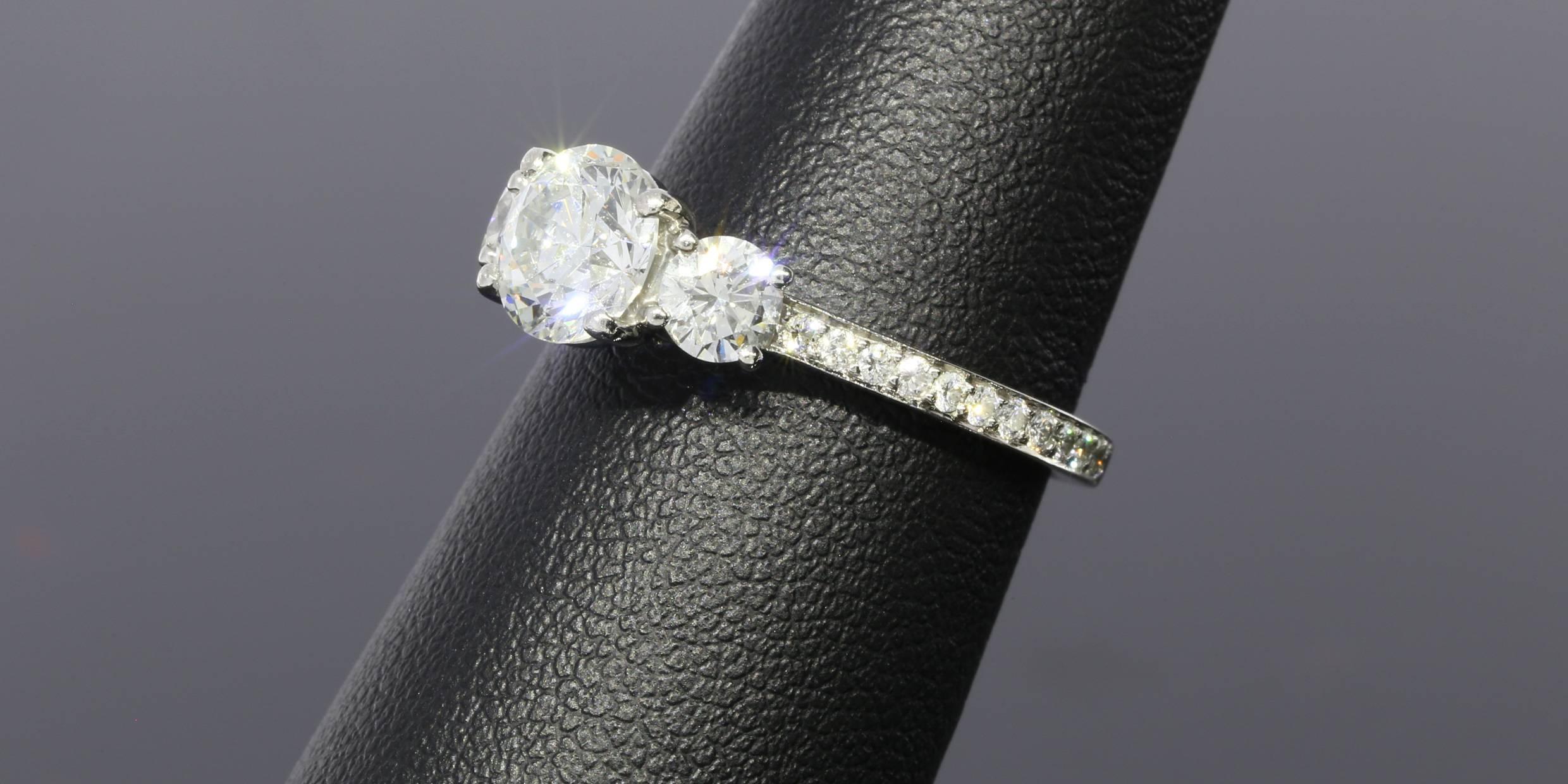 Martin Flyer GIA Cert Diamond Platinum Engagement Ring and Wedding Band Set 6