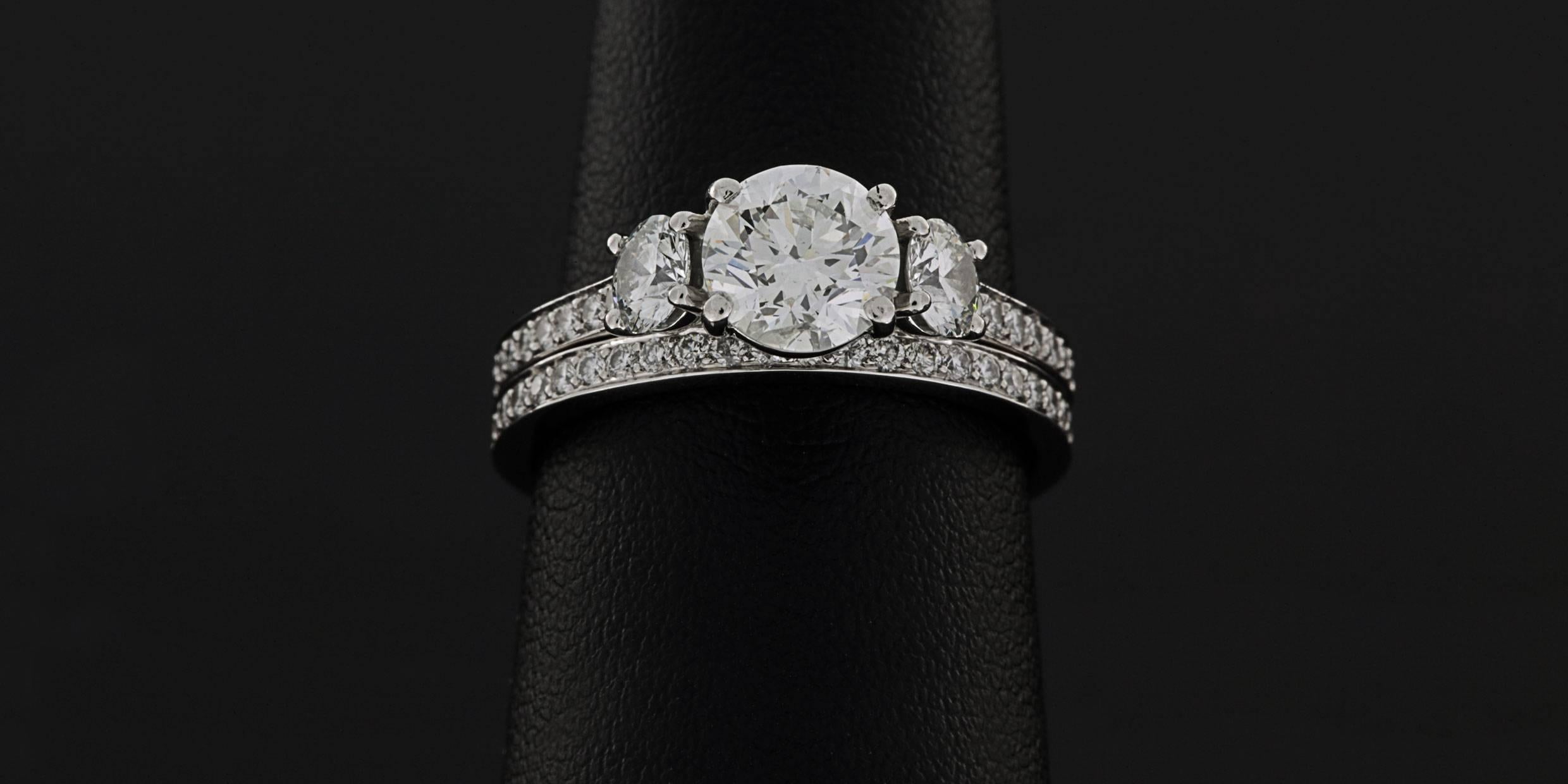 Martin Flyer GIA Cert Diamond Platinum Engagement Ring and Wedding Band Set In Excellent Condition In Columbia, MO
