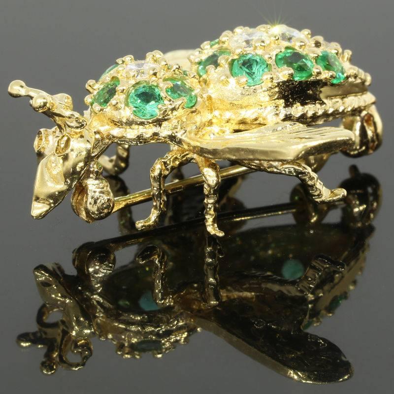 Adorable Emerald Diamond Gold Bee Pin Brooch In Excellent Condition In Columbia, MO