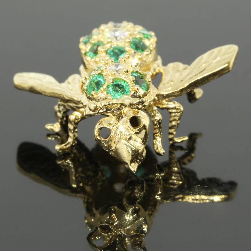 Women's or Men's Adorable Emerald Diamond Gold Bee Pin Brooch