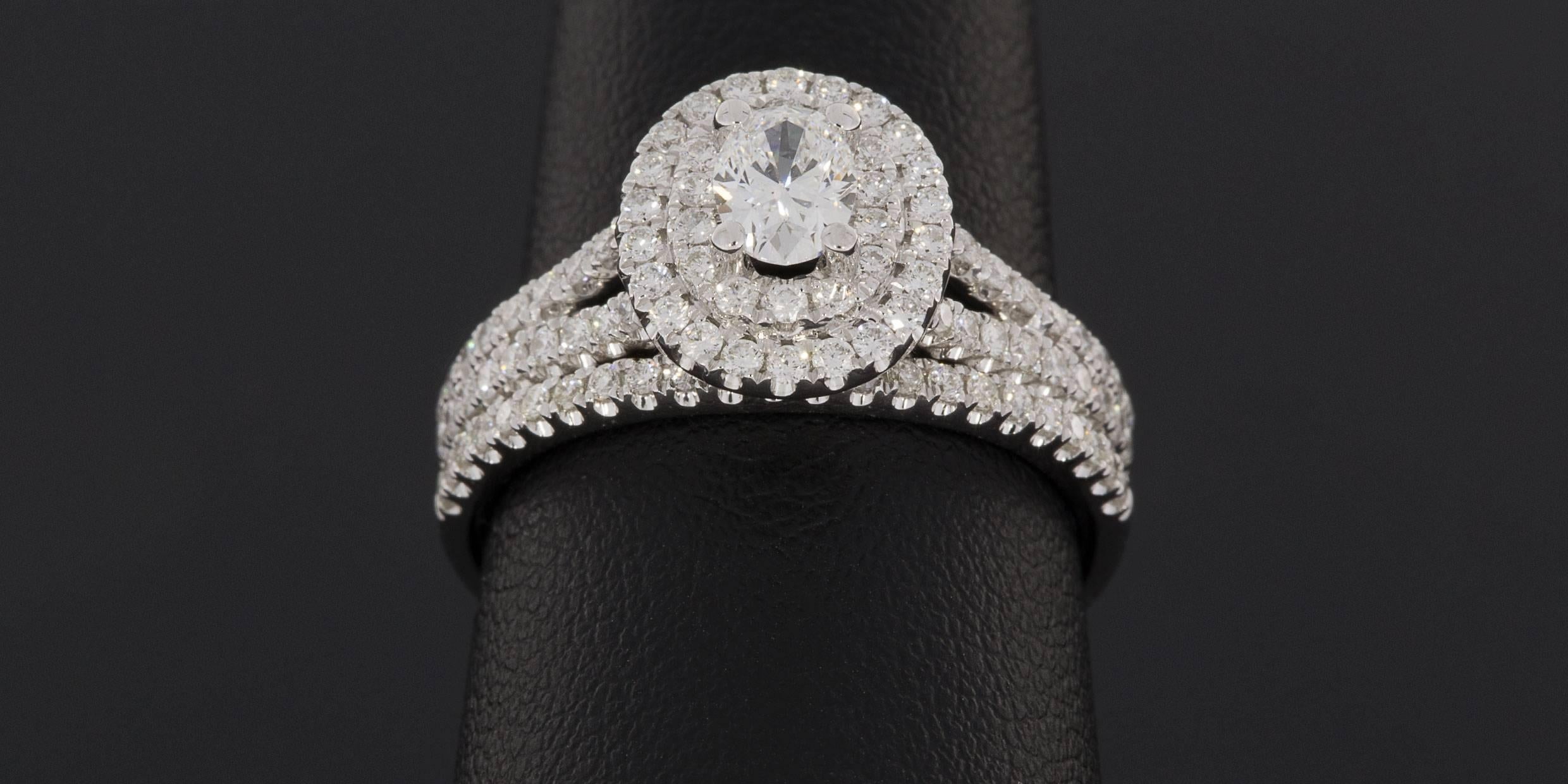 oval engagement ring and wedding band set
